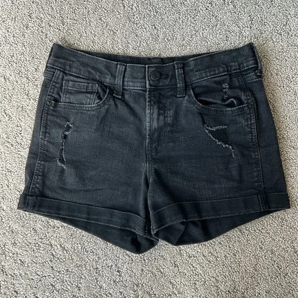 Old Navy Distressed Mid-Rise Boyfriend Jean Shorts Stretch Denim Black SZ 2 EUC - Picture 1 of 8
